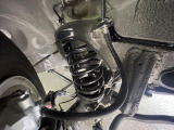 お車を安心してお乗りいただく為には、足回りの定期点検が欠かせません。サービスサポート(有償保証)では無料点検もご提供しており、安心のカーライフをお過ごしいただけるサポート体制が整っています。