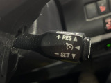 【クルーズコントロール】高速道路もラクラク走行。アクセルを離しても一定速度で走行ができ、長距離運転時の負担を軽減!加速・減速も簡単なスイッチ操作で調整できます。