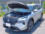 ご購入いただきましたお車は弊社整備工場にて、納車前点検整備として法定12ヶ月点検(車検整備付き販売車は車検整備)を実施。エンジンオイル・エレメント交換を行い※、ご納車いたします(※除く電気自動車)。
