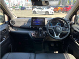 ドライバーのかたと助手席のかたが座るシートです。実際お座りいただくのが、Iいと思います。お気軽にご来店ください!