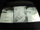 車両の取り扱い説明書とナビゲーションの取り扱い説明書は共に揃っております。