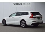 VOLVOの安全機能は前方だけではなく後方も監視しています