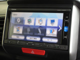 ナビゲーションは純正メモリーナビ(VXM-174VFi)を装着しております。AM、FM、CD、DVD再生、Bluetooth、フルセグTVがご使用いただけます。初めて訪れた場所でも安心ですね!