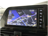 純正ナビを装備。タッチパネル式で使いやすく、お出かけもラクラクです。