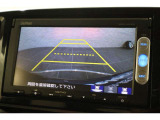 バックカメラが装備されており、後方の安全確認はもちろんのこと狭い場所での駐車や雨の日・夜間など視界の悪いコンディションでのストレスの軽減にもなります!