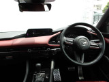 見晴らしが良く開放的な車内。視界も良好でストレス無く快適なドライブをご提供できます♪