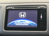 【メーカー純正ナビ】インテリアに溶け込むスタイリッシュな「専用設計」メーカーナビを装備♪視認性や操作性など基本性能にも優れ、より上質なカーライフをお楽しみいただけます。