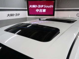 お子さまも大人も誰でも楽しめるサンルーフ付きです! 晴れた日には是非スライドオープンさせて風を切りながら、気持ちの良いドライブを皆様でお楽しみください♪