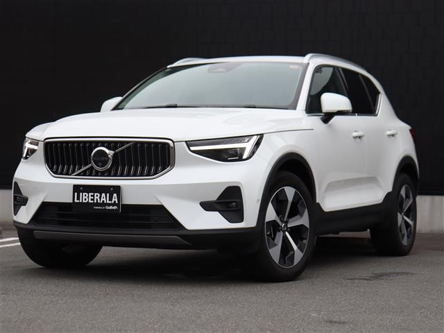 XC40 ウルトラ B4 AWD 4WD 本革シート