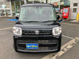 エクステリアは厚みのあるフロント部!切り立ったフロントガラス!丸四角いボディーに高いベルトラインで実際の広さだけでなく見た目にも広さや大きさを感じるデザインです!