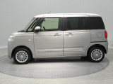 【右サイドビュー】運転席側からのアクセスも良好です。日々の買い物や通勤など様々なシーンで利便性を発揮します。