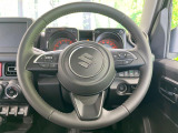 【純正革巻きステアリング】上質な革を使用することで、手にしっかり馴染みとても運転しやすいハンドルです♪