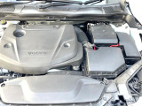 ご納車前に、店舗に併設された整備工場にて点検整備を行います。ボルボ車を熟知したテクニシャンが、ディーラーならではの安心感をご提供致します。