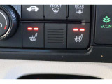 シートヒーター装備付き車!!座席に埋め込まれた電熱線によりシートを暖めることが出来る装備で、温められたシートは、寒い冬には最適です!!