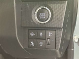 アイドリングストップ機能がついているので、停車時にエンジンを止めて燃料消費を抑えます。環境にもお財布に優しいですね♪