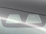 【スマートアシスト】走行中に前方の車両等を認識し、衝突しそうな時は警報とブレーキで衝突回避と被害軽減をアシスト。より安全にドライブをお楽しみいただけます。