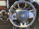【ステアリングスイッチ】運転中、前方から目線をそらすことなく、オーディオ等の操作が可能な便利機能!安心&快適なドライブを演出してくれます♪