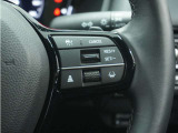◆アダプティブクルーズコントロール◆予め設定した車速内でクルマが自動的に加減速。前走車との適切な車間距離を維持しながら追従走行します。【LKAS】車線維持支援システムでステアリング操作を支援。