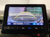 バックモニター付きで、車庫入れやバック時の後方確認をサポート。