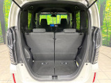 普段のお買い物や通勤、送迎等に十分な荷室スペースを確保しております。セカンドシートを倒すと、大きな荷物の積載も可能です♪