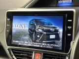 【10.5インチナビ】高級感とインパクトのある大画面ナビを装備。各種オーディオ操作はもちろん、スマホ連携もできる利便性の高いナビです♪