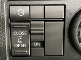 パワースライドドアを採用しており、運転席から簡単に開閉操作が可能です。駐車場や狭い場所でも扱いやすく、乗車時・降車時の負担を軽減します。