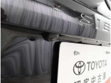 バックカメラが付いているので後方確認が非常にしやすいです。今や運転初心者も熟練者も必須装備!ついていて損はないですね♪