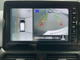 車を真上から見下ろしているかのように周囲の状況を把握して安心して駐車が行えるアラウンドビューモニターが付いています