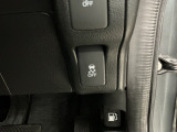 【VSA】ブレーキ時の車輪ロックを防ぐABS、加速時などの車輪空転を抑えるTCS、旋回時の横滑り抑制の3つの機能をトータルに制御!予期しないクルマの挙動の乱れを防ぐ安全装備です♪