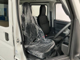【運転席・助手席】内装ルームクリーニング済みです。しっかり綺麗にしていますので、是非、お確かめください。車に自信があるからこそ、是非一度ご来店頂き内外装も見てもらえると幸いです。
