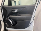 運転席ドアパネルです。