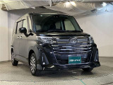 お車購入のポイントとなるフロントマスクです!シャープな目つきが印象的なデザインのヘッドランプです。