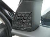メーカーオプションのBOSEプレミアムサウンドシステム(10スピーカー)付きになります。