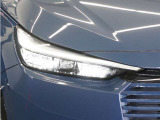 【LEDヘッドライト+デイタイムランニングランプ】主流のLEDヘッドライトに、日中でも他者からの視認性を良くするデイタイムランニングランプ装備!スタイリッシュでかっこよく仕上がっています。
