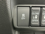 車がカーブの外側へ膨らんだり内側へ巻き込んだりする挙動を防止し安定した走行をサポートする横滑り防止装置付きです!