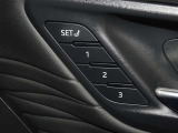 運転席のパワーシートは3名様分までメモリー機能付きです。