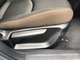 運転席シートリフター!ご自分の好きなシートポジションが取れるので運転が楽しくなりますし疲れにくいです。