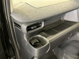 純正で付いていると車内にマッチしてます!新たに購入する必要が無いのも嬉しいですね!