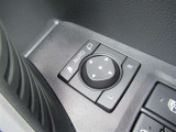 駐車時や狭い道でのすれ違い時に気を使うミラー。電動格納式ドアミラーはそんな時に便利です。