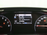 〈レーンディパチャーアラート〉道路上の白線(黄線)をカメラで認識し、ドライバーがウインカー操作を行わずに車線を逸脱する可能性がある場合、ブザーとディスプレイ表示により注意喚起サポートをします!