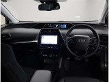 オシャレなインテリアで運転する気分も盛り上がりますよね^^