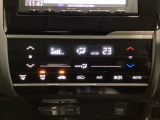 オートエアコンがついてますので、お好みの温度をセットするだけで風の強さや風量を自動で調整します。スイッチも簡単操作で快適に過ごせます。
