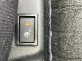 シートヒーター装備付き車!!座席に埋め込まれた電熱線によりシートを暖めることが出来る装備で、温めたられたシートは、寒い冬には最適です!!