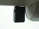 ◆ドライブレコーダー◆映像・音声などを記録する自動車用の装置です。 もしもの事故の際の記録はもちろん、旅行の際の思い出としてドライブの映像を楽しむことができます。