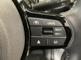【アダプティブ・クルーズ・コントロール】予め設定した車速内でクルマが自動的に加減速。 前走車との適切な車間距離を維持しながら追従走行し、高速道路でのドライバーの疲労を軽減してくれる嬉しい機能付♪
