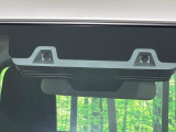 【エマージェンシーブレーキ】走行中に前方の車両等を認識し、衝突しそうな時は警報とブレーキで衝突回避と被害軽減をアシスト。より安全にドライブをお楽しみいただけます。