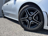 メルセデス・ベンツの定める厳しい基準をクリアしたお車のみをご案内させて頂きます。納車前整備はメーカー規定に基づき最大100項目にも及ぶ点検を熟練のメカニックによって行いご納車させて頂きます。