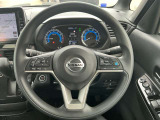 日産プロパイロット付きです!高速道路の運転で疲れが軽減できます!さらにハンドルを握っているだけでハンドル操作を支援してくれます!