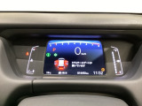 デジタル表示のスピードメーターとタコメーター、燃費やオドメーターなどの表示の他に、ホンダセンシング機能などの表示もできる多機能なマルチインフォメーション・ディスプレイです。
