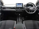 ◆視界広々で非常に運転しやすくロングドライブでも疲れを感じさせないすっきりとまとまったインパネ周りです。
